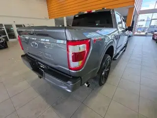 Ford F-150 2022 4x4 Lariat 4dr SuperCrew 5.5 ft. SB