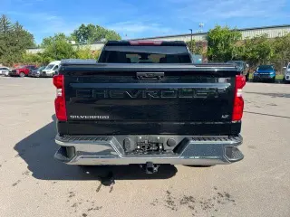 Chevrolet Silverado 1500 2024 4x4 LT 4 puertas Crew Cab Caja Estándar de 5.8 pies con 2FL