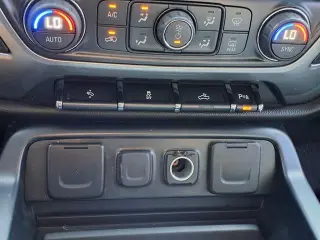 Chevrolet Silverado 1500 2015 4x4 LT Cabina Doble de 4 puertas y caja corta de 5.8 pies
