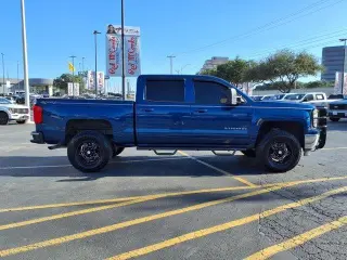 Chevrolet Silverado 1500 2015 4x4 LT Cabina Doble de 4 puertas y caja corta de 5.8 pies