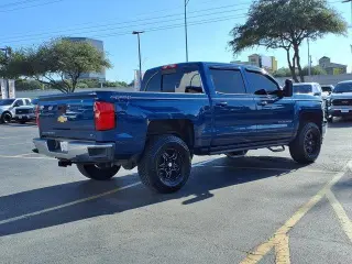 Chevrolet Silverado 1500 2015 4x4 LT Cabina Doble de 4 puertas y caja corta de 5.8 pies