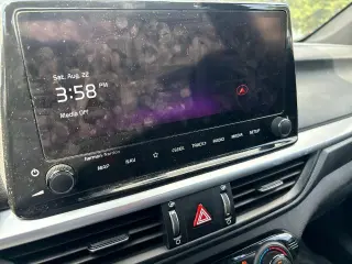 Sedán de 4 puertas Kia Forte GT-Line 2023