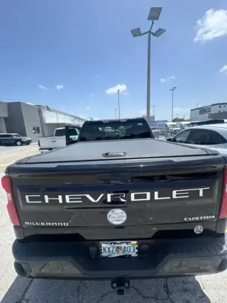 Chevrolet Silverado 1500 2021 4x2 Custom 4 puertas Crew Cab Caja Corta de 5.8 pies