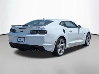 Chevrolet Camaro 2023 SS Cupé de 2 puertas con 1SS