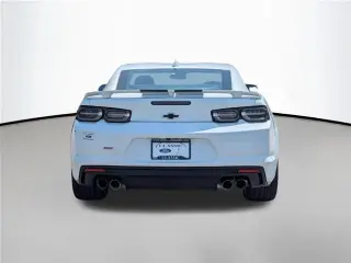 Chevrolet Camaro 2023 SS Cupé de 2 puertas con 1SS