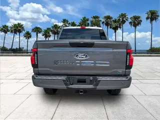 Ford F-150 Lightning 2024 AWD XLT 4 puertas SuperCrew caja corta de 5.5 pies