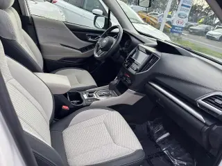 Subaru Forester 2023 AWD Premium Crossover de 4 puertas