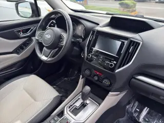 Subaru Forester 2023 AWD Premium Crossover de 4 puertas