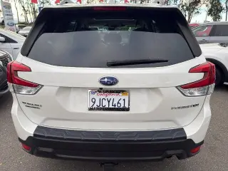 Subaru Forester 2023 AWD Premium Crossover de 4 puertas