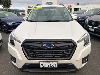 Subaru Forester 2023 AWD Premium Crossover de 4 puertas