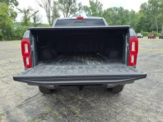 Ford Ranger 2023 4x4 XLT 4 puertas SuperCrew caja corta de 5.1 pies