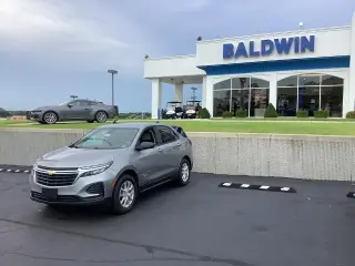 Chevrolet Equinox 2023 LS SUV de 4 puertas con paquete 1LS