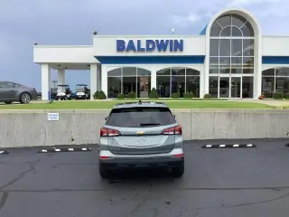 Chevrolet Equinox 2023 LS SUV de 4 puertas con paquete 1LS