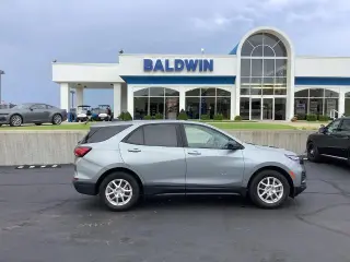 Chevrolet Equinox 2023 LS SUV de 4 puertas con paquete 1LS
