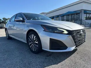 Nissan Altima 2023 2.5 SV Sedán de 4 puertas
