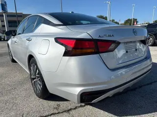 Nissan Altima 2023 2.5 SV Sedán de 4 puertas