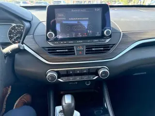 Nissan Altima 2023 2.5 SV Sedán de 4 puertas
