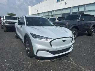 Ford Mustang Mach-E 2023 AWD Select SUV de 4 puertas