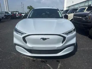 Ford Mustang Mach-E 2023 AWD Select SUV de 4 puertas