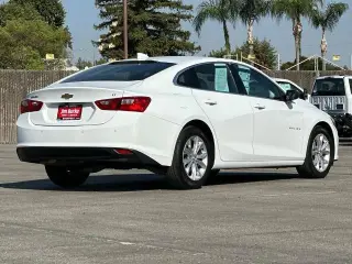 Chevrolet Malibu 2024 LT Sedán de 4 puertas con 1LT