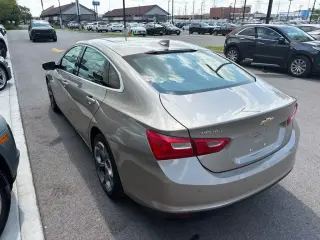 Chevrolet Malibu 2024 LT Sedán de 4 puertas con 1LT