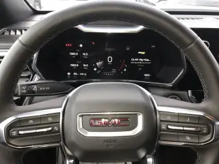 GMC Canyon 2026 4x4 Elevation 4 puertas Cabina Doble batea de 5 pies