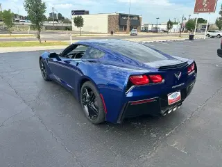 Chevrolet Corvette 2017 Stingray 2dr Coupe w/1LT