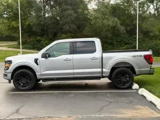 Ford F-150 2024 4x4 XLT 4dr SuperCrew Caja de 5.5 pies