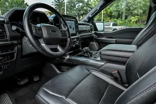 Ford F-150 2023 4x4 Lariat 4 puertas SuperCrew caja corta de 5.5 pies