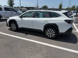 Subaru Outback 2025 Tracción en las cuatro ruedas (AWD) Base 4dr Crossover