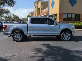 Ford F-150 2022 4x4 Lariat 4 puertas SuperCrew caja corta de 5.5 pies
