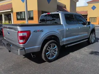 Ford F-150 2022 4x4 Lariat 4 puertas SuperCrew caja corta de 5.5 pies