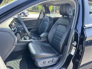 Volkswagen Jetta 2022 SE Sedán de 4 puertas