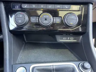 Volkswagen Jetta 2022 SE Sedán de 4 puertas