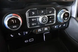GMC Yukon 2021 4x4 SLT 4dr SUV