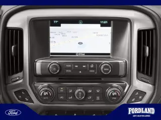 Chevrolet Silverado 1500 2018 4x4 LTZ 4dr Crew Cab con motor de 5.8 pies de largo.