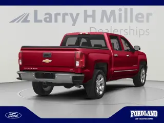 Chevrolet Silverado 1500 2018 4x4 LTZ 4dr Crew Cab con motor de 5.8 pies de largo.