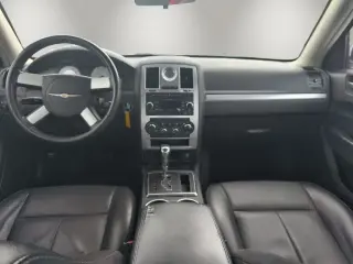 Chrysler 300 2010 Touring 4dr Sedan