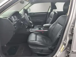 Chrysler 300 2010 Touring 4dr Sedan
