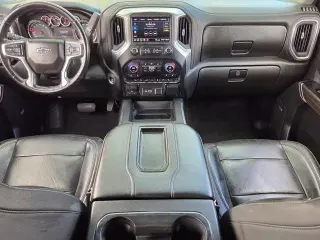 Chevrolet Silverado 1500 2020 4x4 LT Trail Boss 4dr Crew Cab con motor de 5.8 ft. SB.