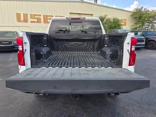 Chevrolet Silverado 1500 2020 4x4 LT Trail Boss 4dr Crew Cab con motor de 5.8 ft. SB.