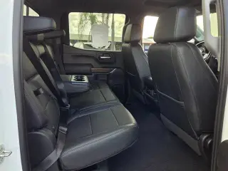 Chevrolet Silverado 1500 2020 4x4 LT Trail Boss 4dr Crew Cab con motor de 5.8 ft. SB.