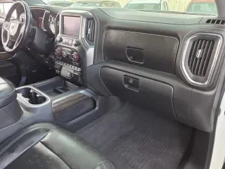 Chevrolet Silverado 1500 2020 4x4 LT Trail Boss 4dr Crew Cab con motor de 5.8 ft. SB.