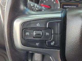Chevrolet Silverado 1500 2020 4x4 LT Trail Boss 4dr Crew Cab con motor de 5.8 ft. SB.