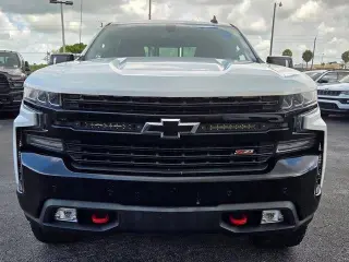 Chevrolet Silverado 1500 2020 4x4 LT Trail Boss 4dr Crew Cab con motor de 5.8 ft. SB.