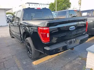 Ford F-150 2023 4x4 XLT 4dr SuperCrew con remolque 6.5 ft. SB