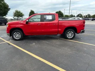 Chevrolet Silverado 1500 2023 4x4 LT 4dr Crew Cab 5.8 ft. SB con 1LT