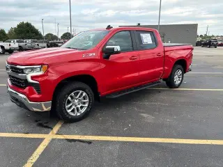 Chevrolet Silverado 1500 2023 4x4 LT 4dr Crew Cab 5.8 ft. SB con 1LT