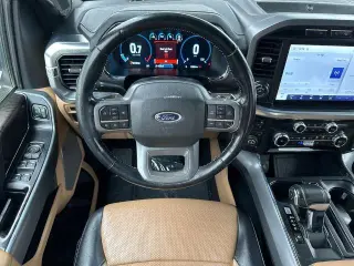 Ford F-150 2022 4x4 Lariat 4dr SuperCrew 6.5 ft. SB