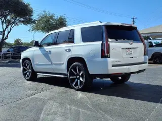 Escalade de Cadillac 2020 Luxury 4dr SUV